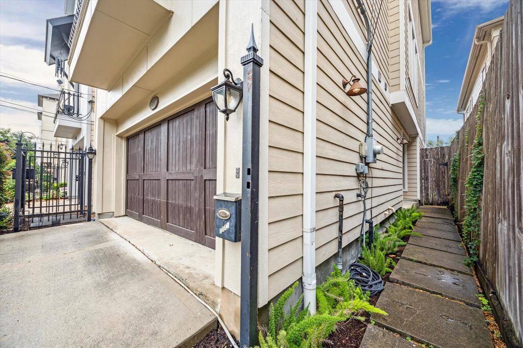 Private entrance just off the driveway