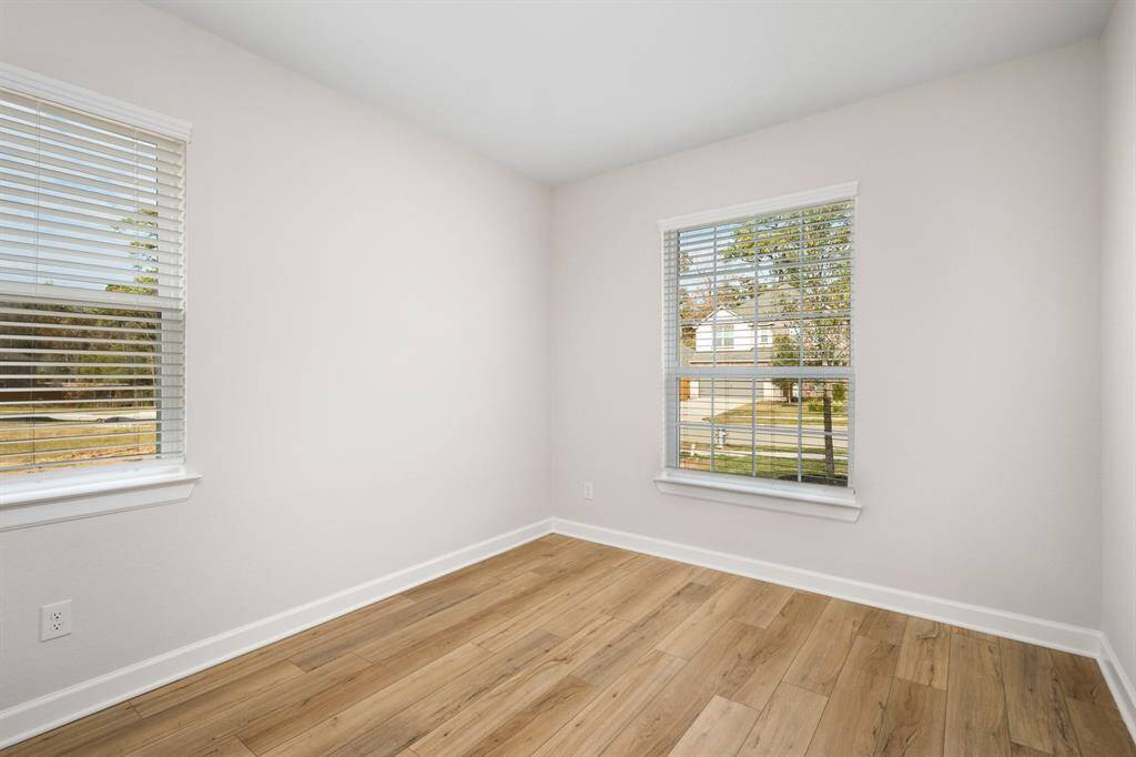 Imagine eating dinner around a table in this space.