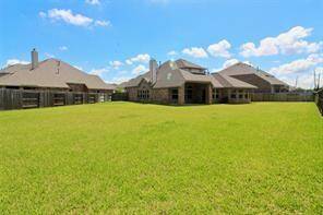 Great yard for entertaining!