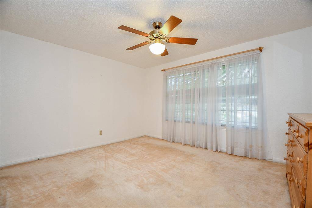 The front bedroom.