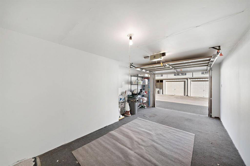 The home comes with two enclosed garages.*pic from the previous listing