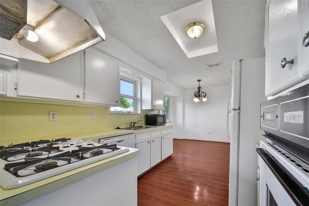 View of kitchen :2.