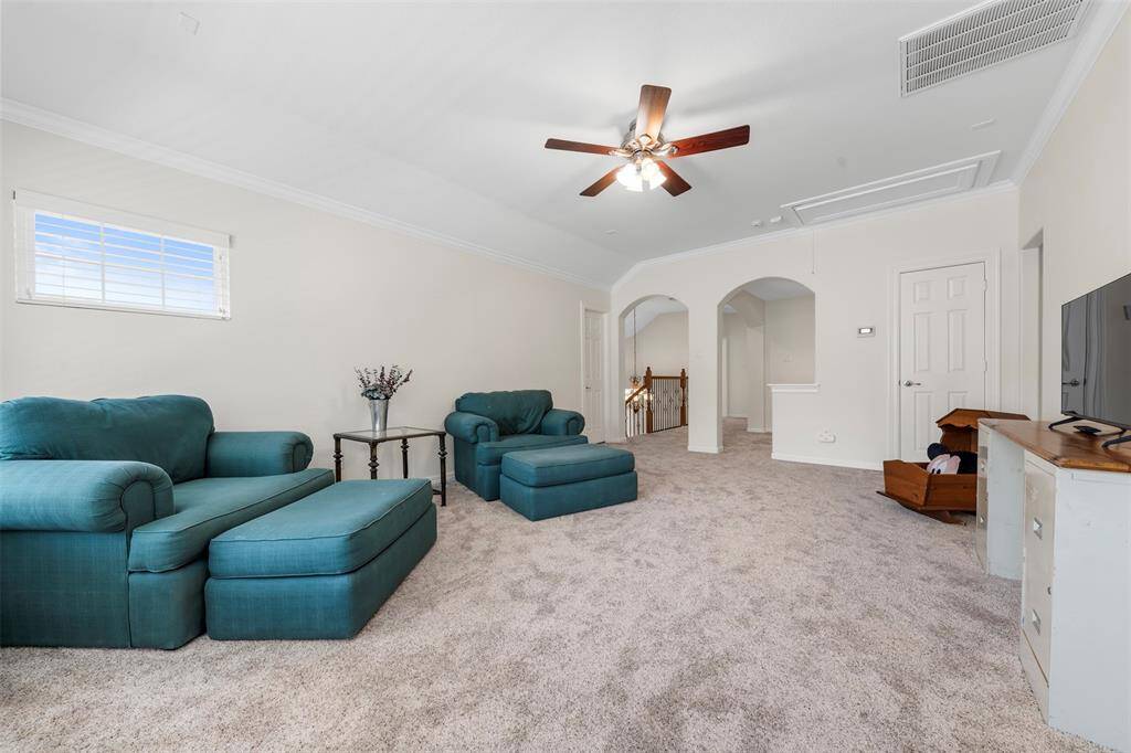 Upstairs game room/bonus room