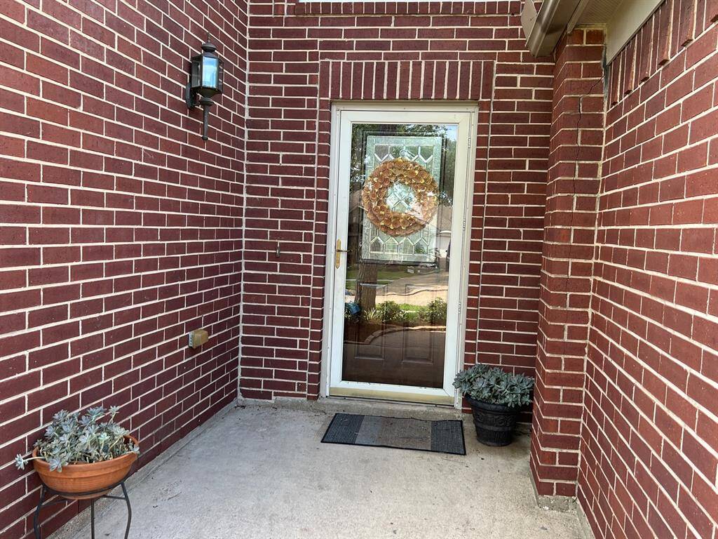Front door with storm door