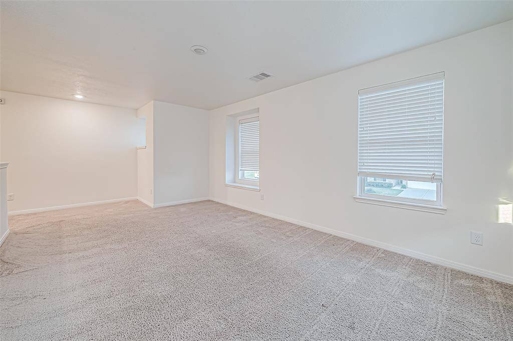 How amazing is this! This sprawling room is perfect for a craft room, kids' playroom, media room, etc. Let your imagination run with all of the possibilities.