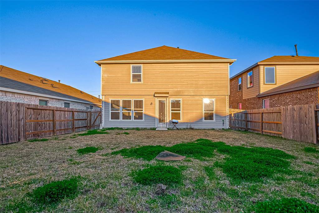 Bring the swing set, trampoline and other yard toys and let the back yard shenanigans begin!