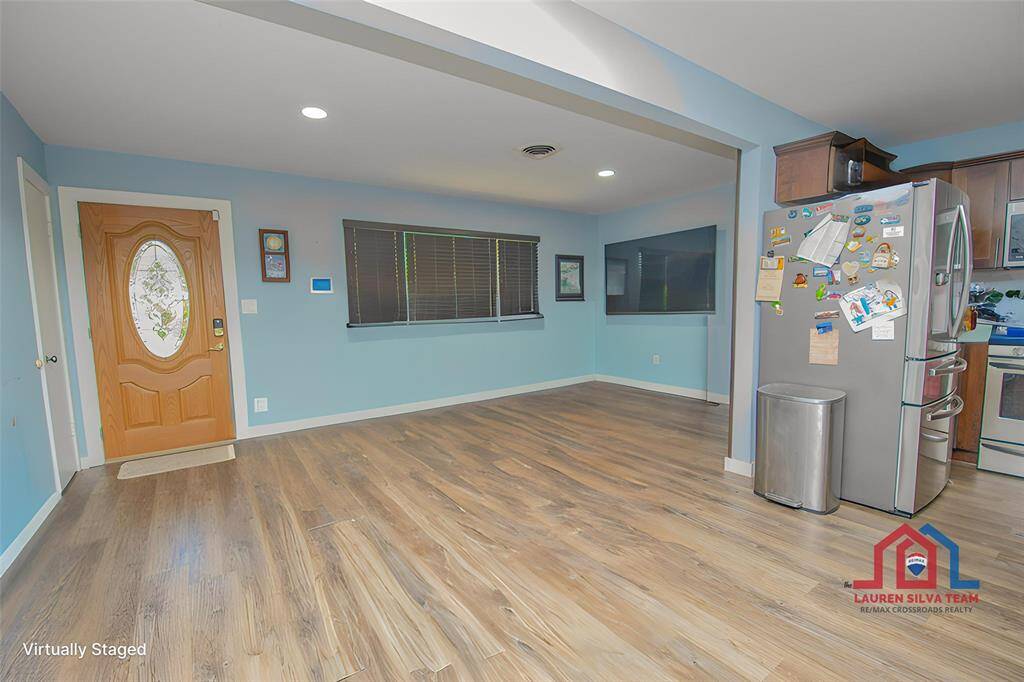 Entry to Living room -Furniture Virtually Removed