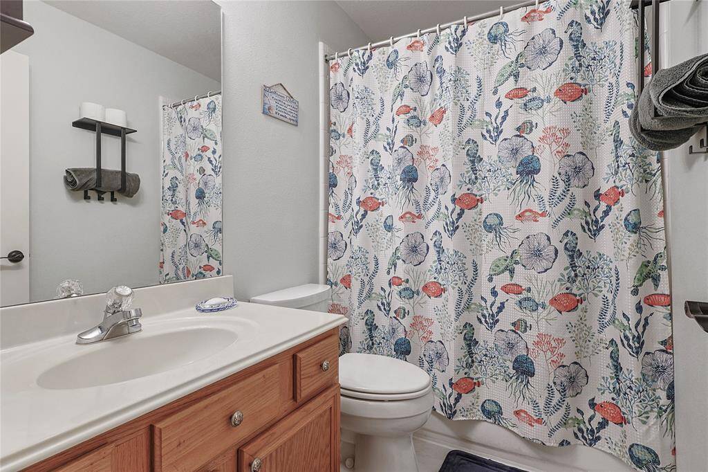 3rd bedroom with murphy bed or use room as office