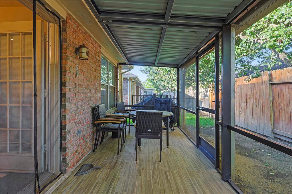 Enjoy your coffee in this relaxing sunroom