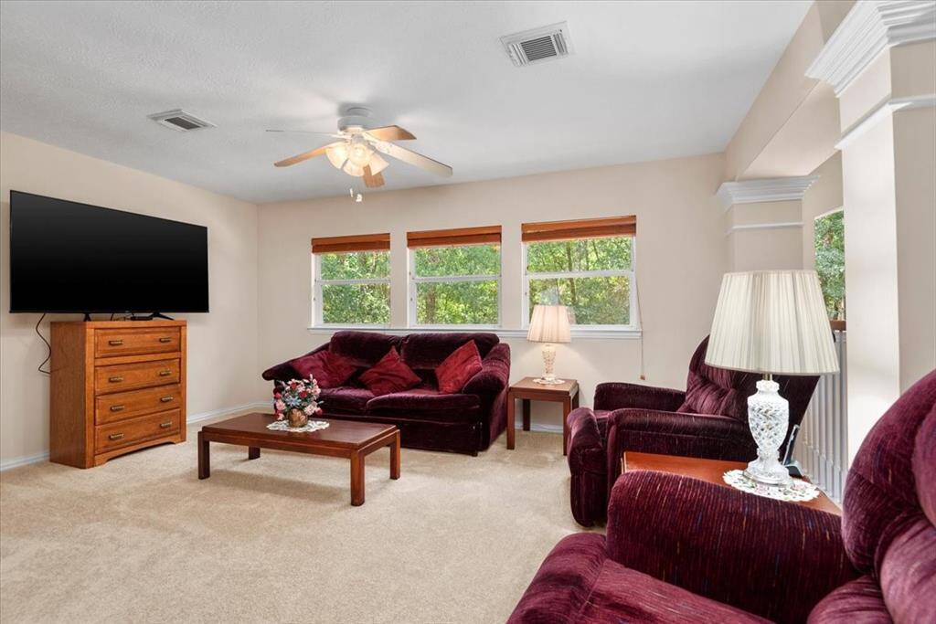 Large second living area upstairs!