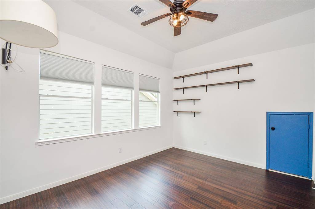 Breakfast area with access to the covered patio and massive backyard.