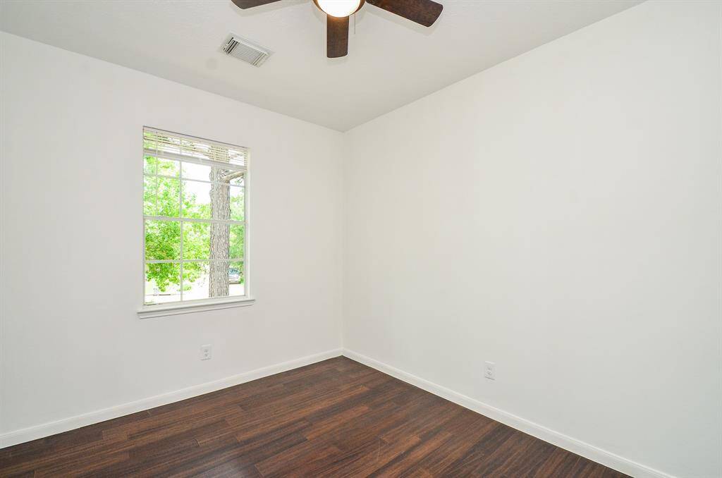 The bonus room virtually staged as a game room.