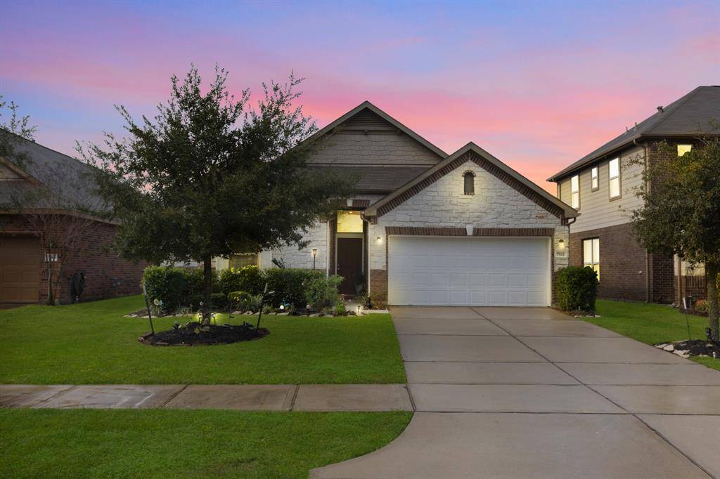 Welcome to 7923 Cheyenne Hills Trail!