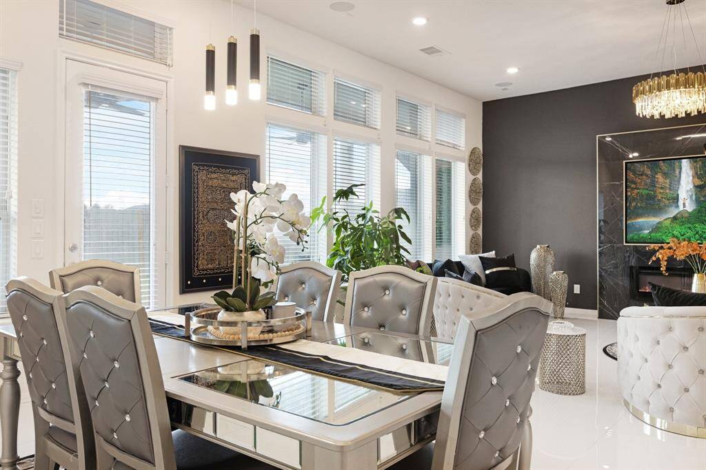 The breakfast room features awindow with views in your backyardnext to the back door.