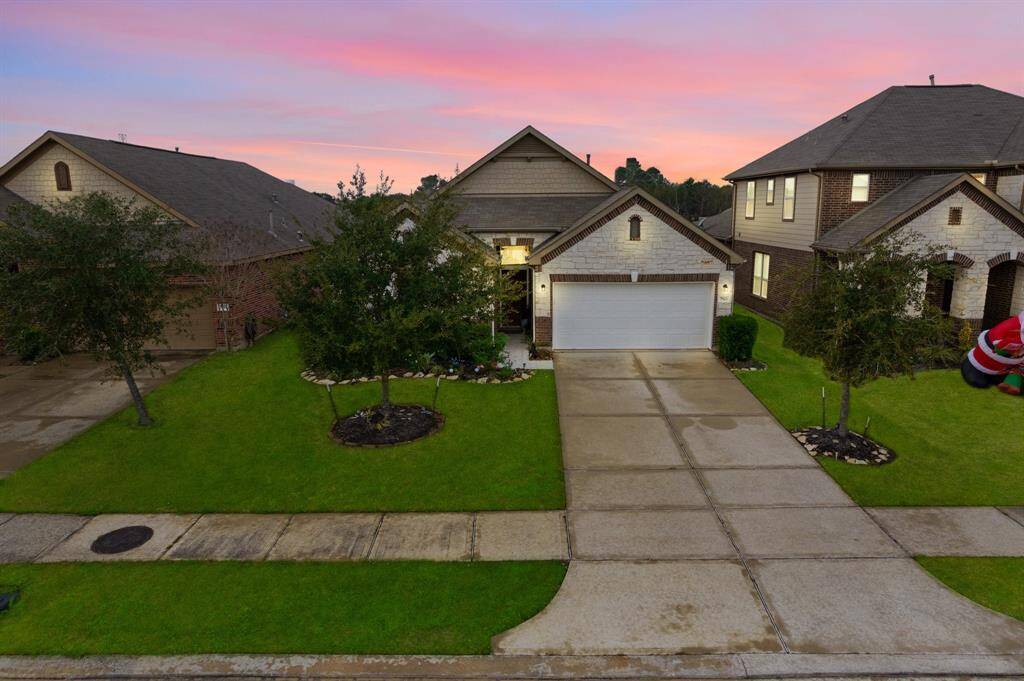 Nestled on a serene lot,this charming home offers a tranquilretreat from the hustle and bustle.