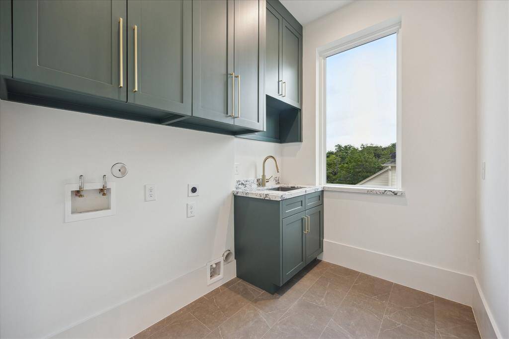 [UTILITY ROOM]