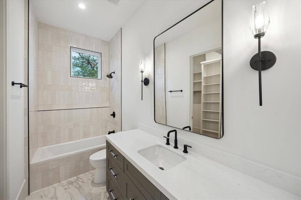 [SECONDARY BATHROOM]