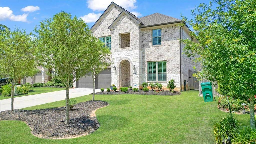 Nestled at the end of a peaceful cul-de-sac in Conroe’s Grand Central Park community, 808 Fall Rock Branch Court showcases a beautifully designed, modern two-story home. Its brick and stone exterior is complemented by a welcoming covered entry and a spacious two-car garage.