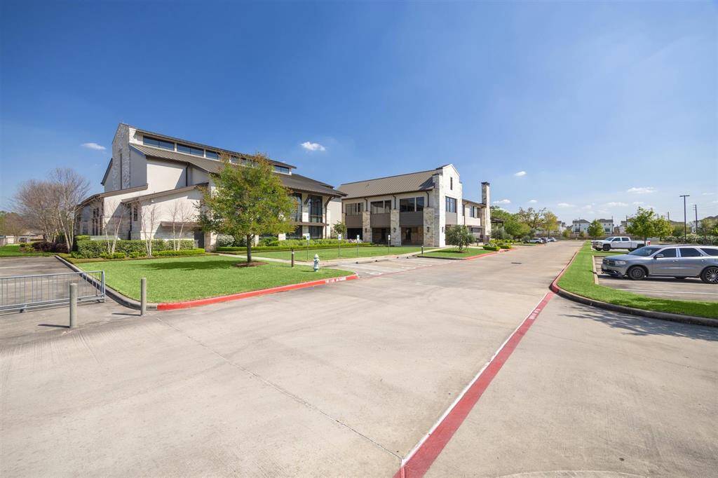Grace Bible Church located adjacent to the neighborhood. Park, pickle ball and volleyball courts, greenspace, picnic tables and more.