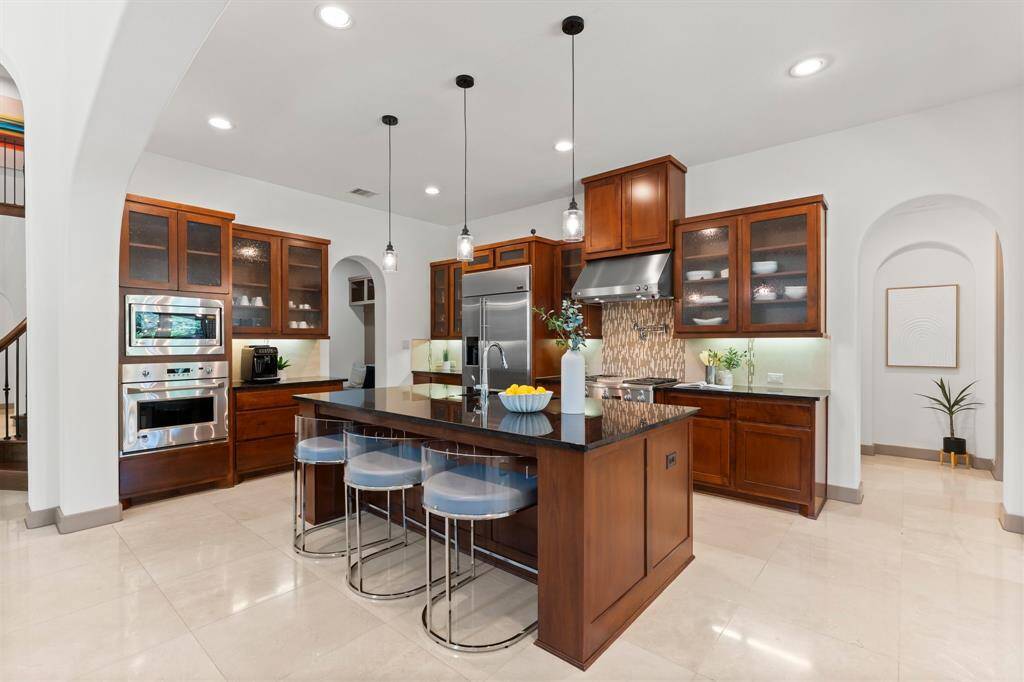 This Kitchen Boasts Ample Storage and Counter Space