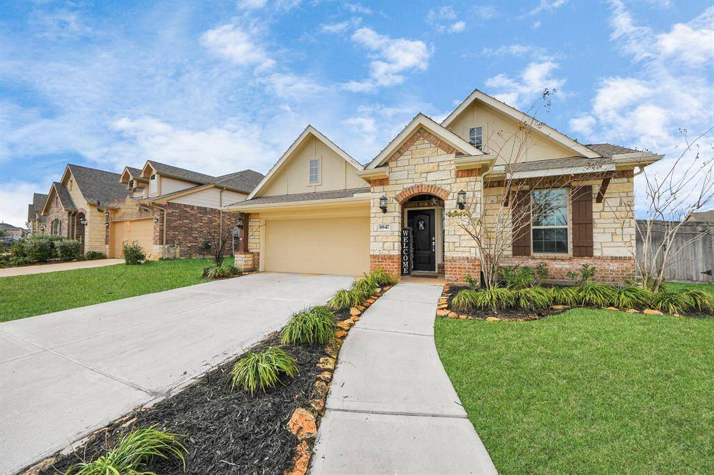 Stunning single-story built in 2022 in Sienna!