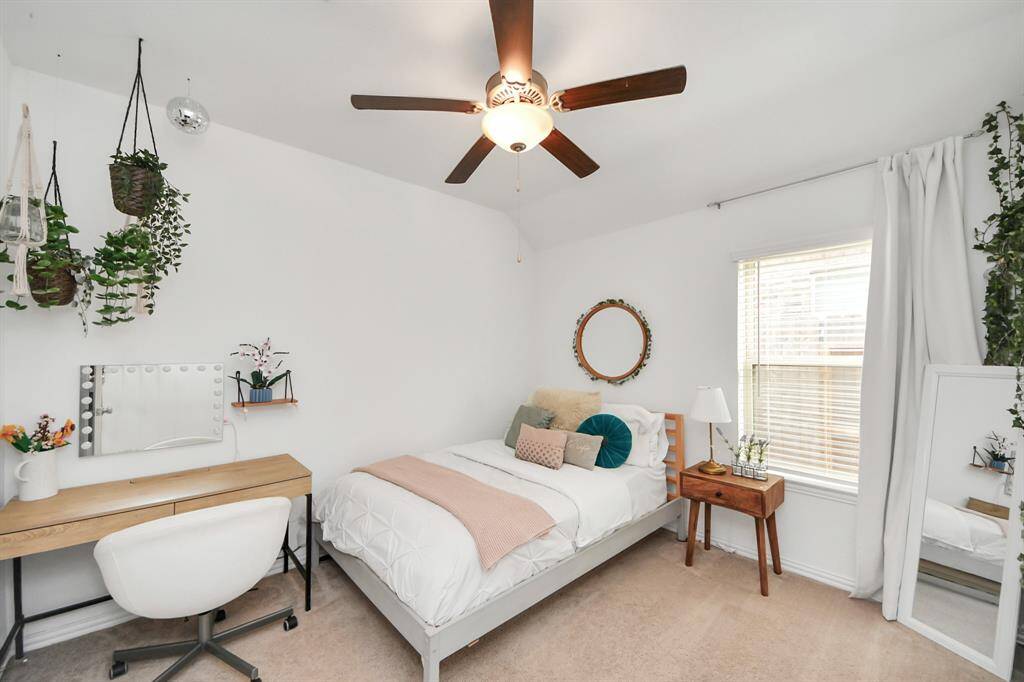 Another spacious bedroom!