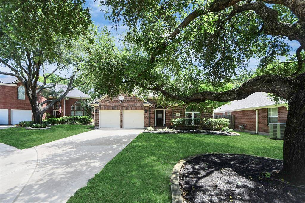 Welcome to 8910 Burleson CT.