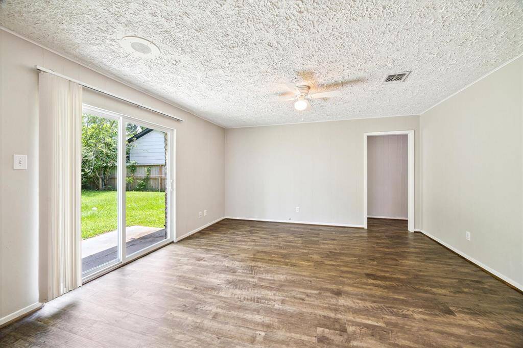 Plenty of light in the living room