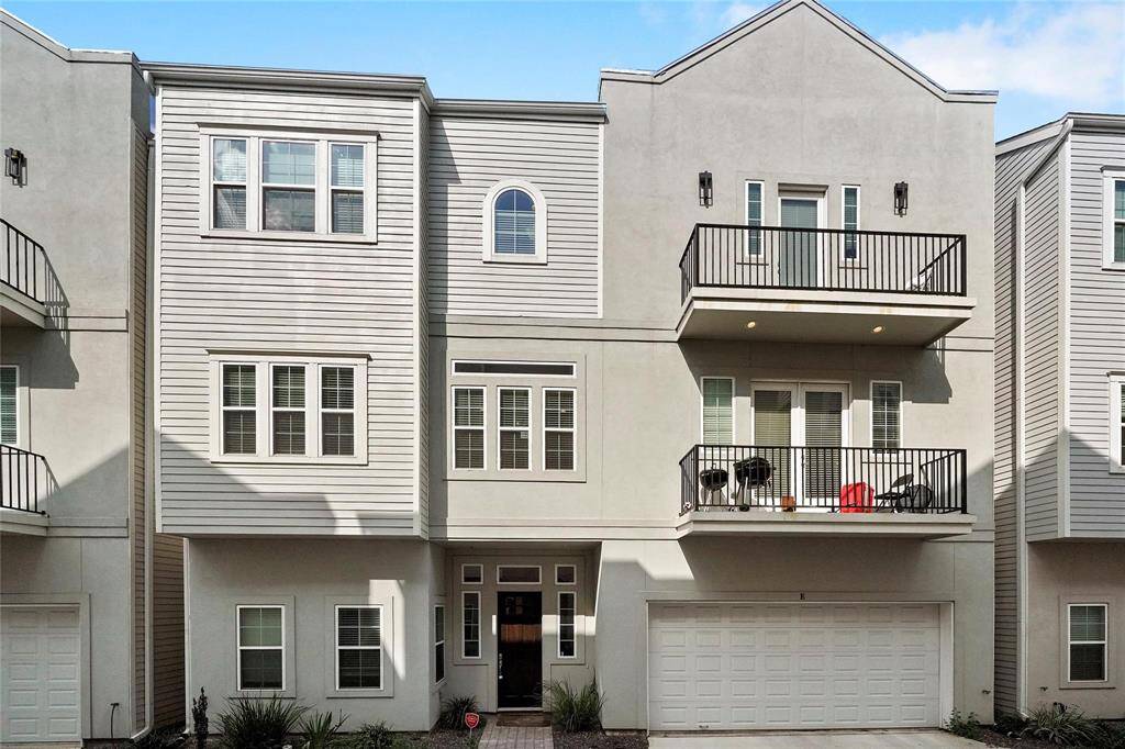 Welcome to 925 W. 23rd Street in desirable Shady Acres.  Very walkable street with wide sidewalks.  Walk to stores, restaurants, bars and the neighborhood park just steps away.  Guest will be able to park on this curb and gutter street.  Balcony off the living room would be great for sitting or grilling.  Primary bedroom opens onto a private balcony.