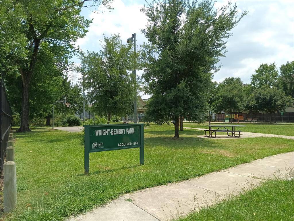 A couple of minutes from your new home is the Wright-Bembry Park which features tennis courts, playground equipment, half basket ball court and lots of green space.