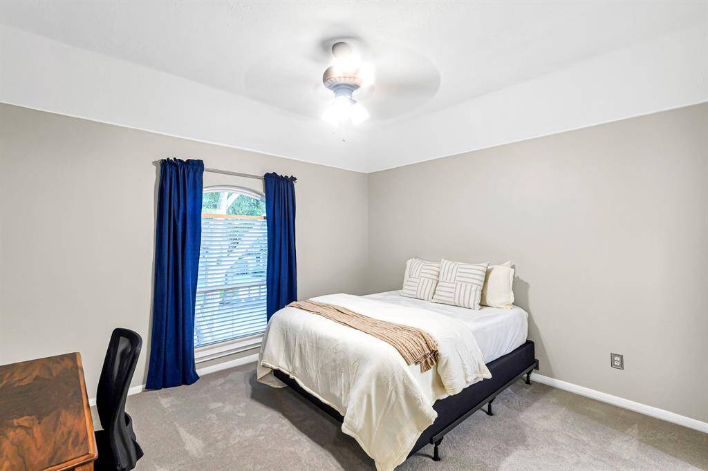 SECOND UPSTAIRS BEDROOM