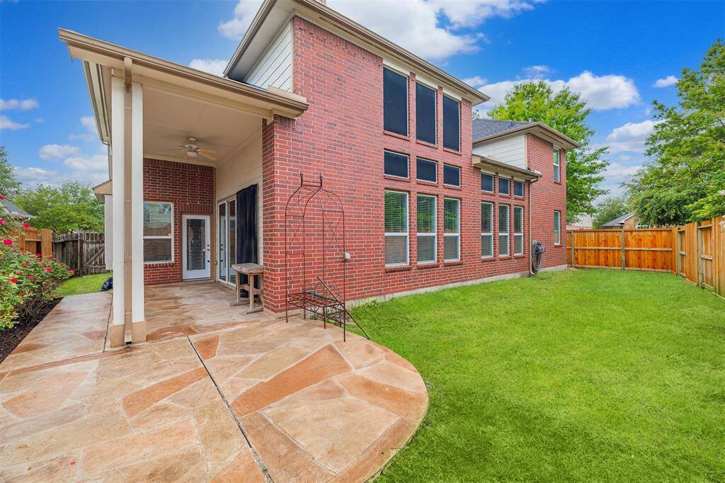 Large covered back patio.