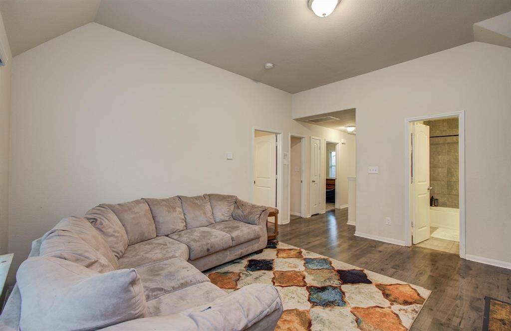 upstairs bathroom 2