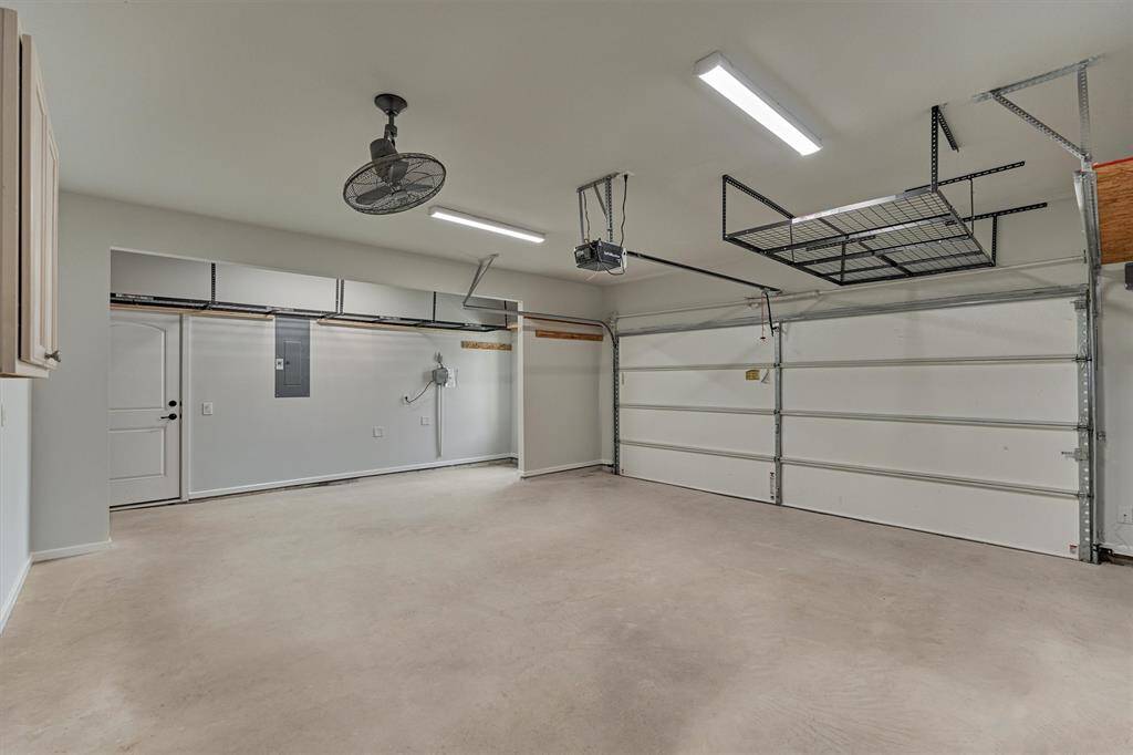 Screened In Back Patio with upgraded tile flooring