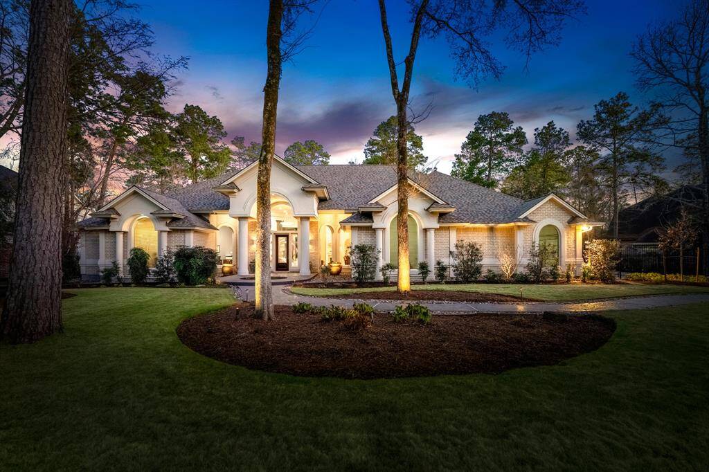 Whether it is day or night, 11 Bracebridge Drive is the perfect place to call home...