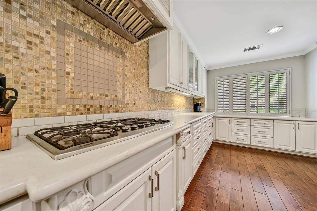 View of kitchen :4.
