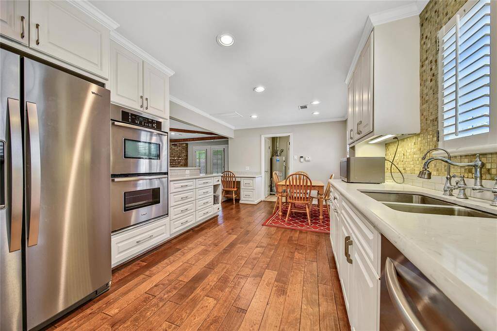 View of kitchen :7.