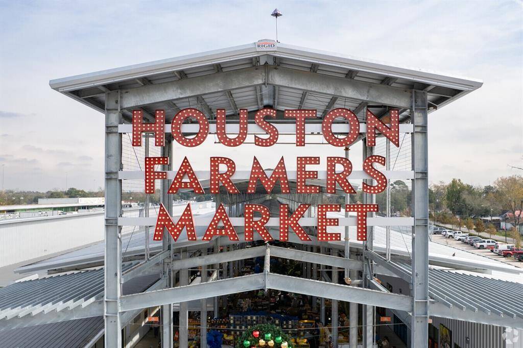 The Houston Farmers Market is a popular stop for fresh produce in Greater Heights.