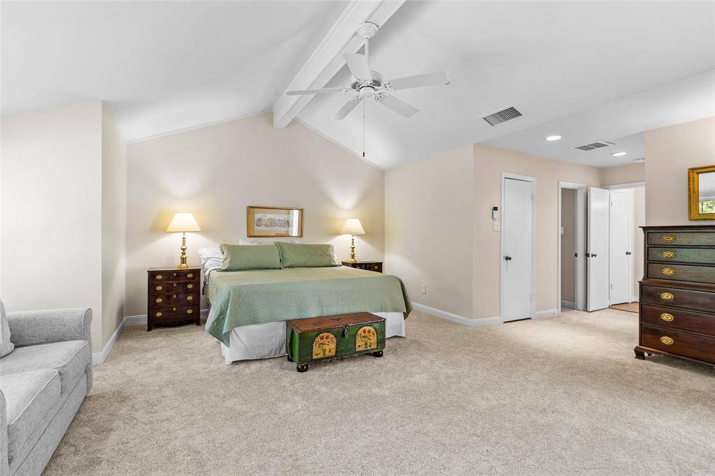 Huge primary suite