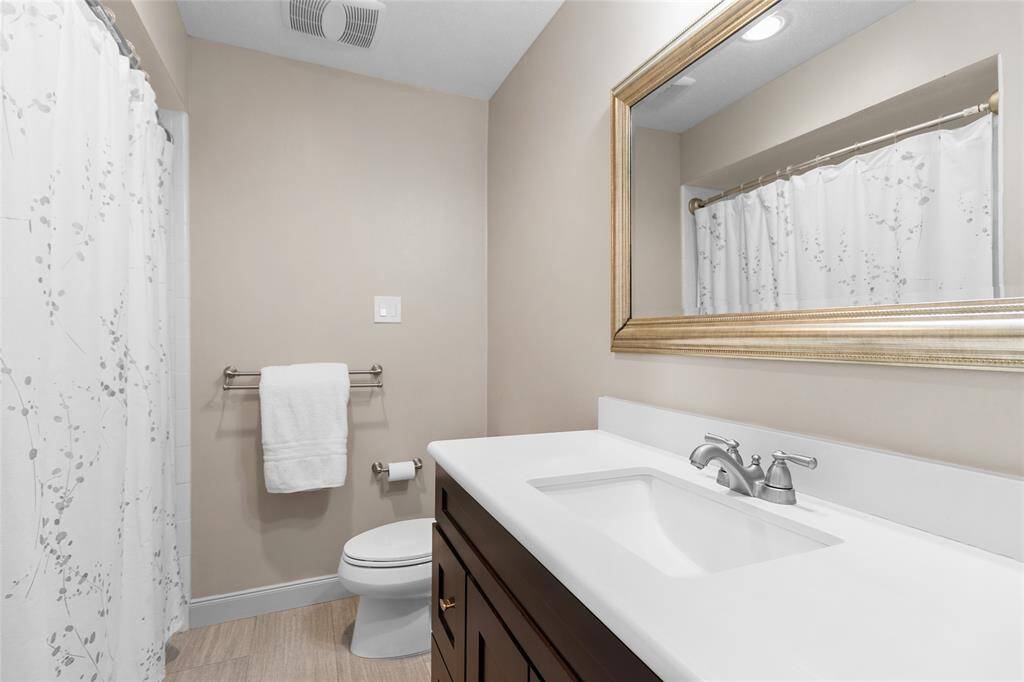 Secondary bath upstairs
