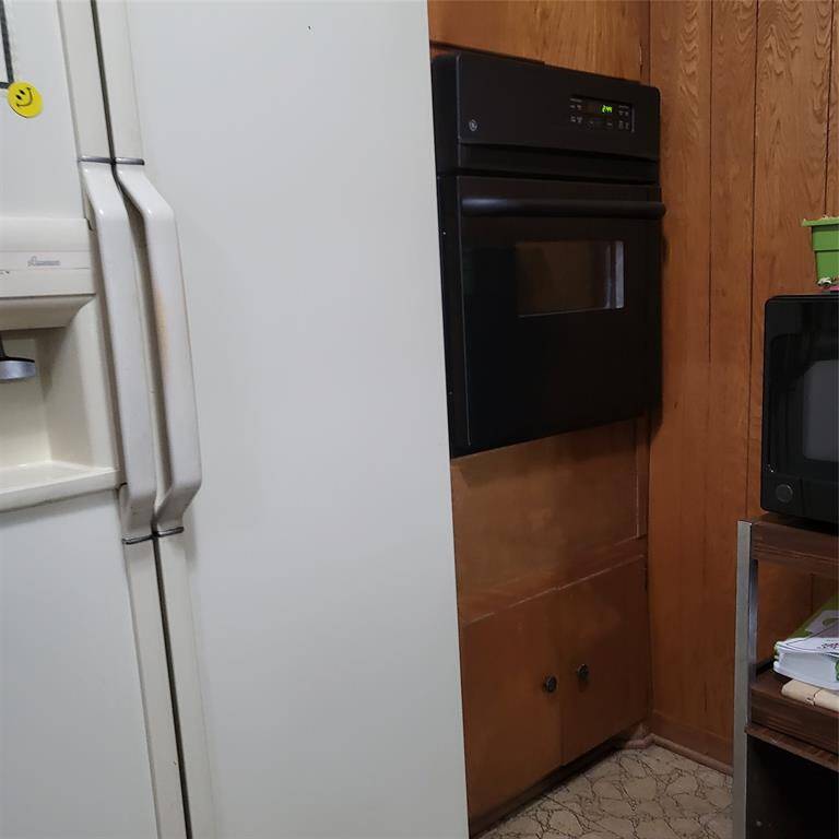 Kitchen Oven Area
