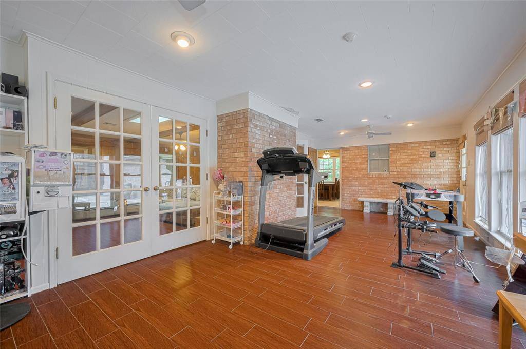 sunroom/flex room