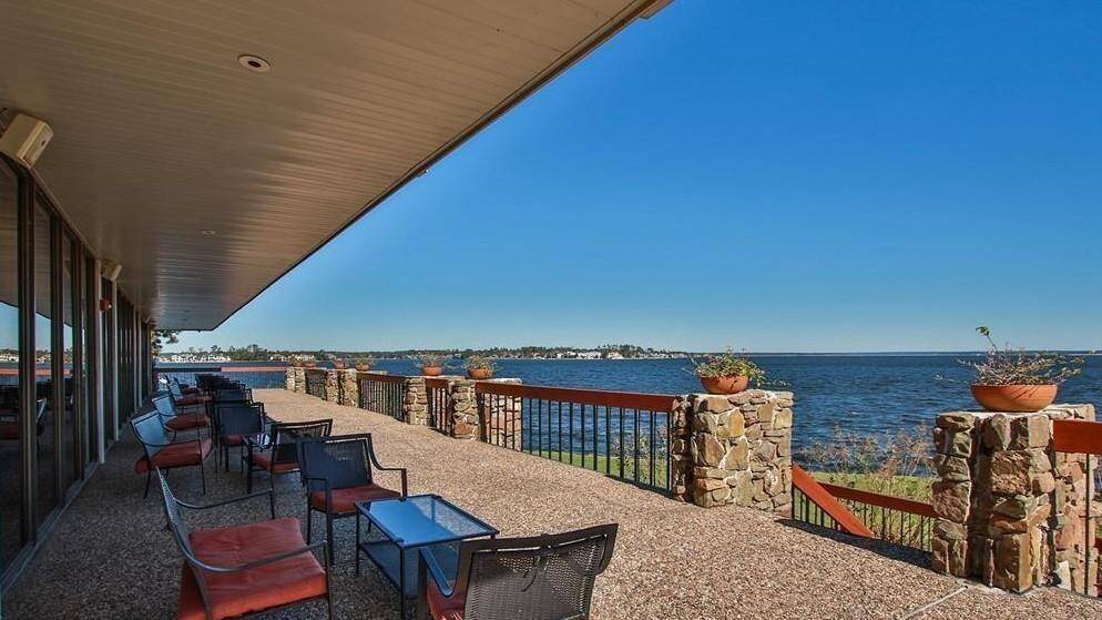 Enjoy dinner at the Yacht Club on Lake Conroe.