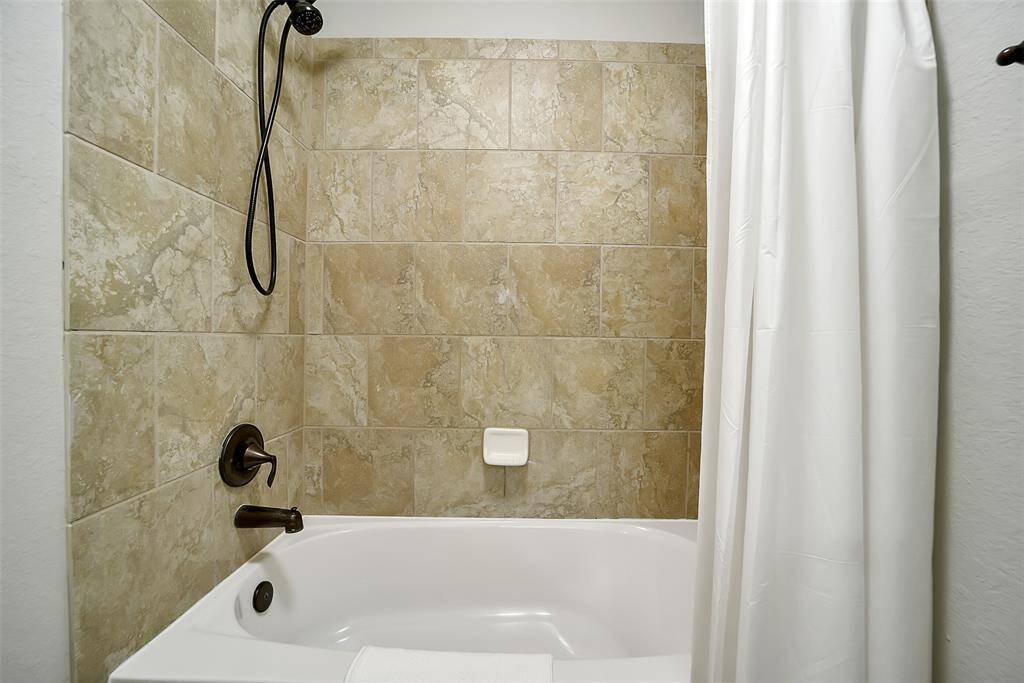 Full Bath 2