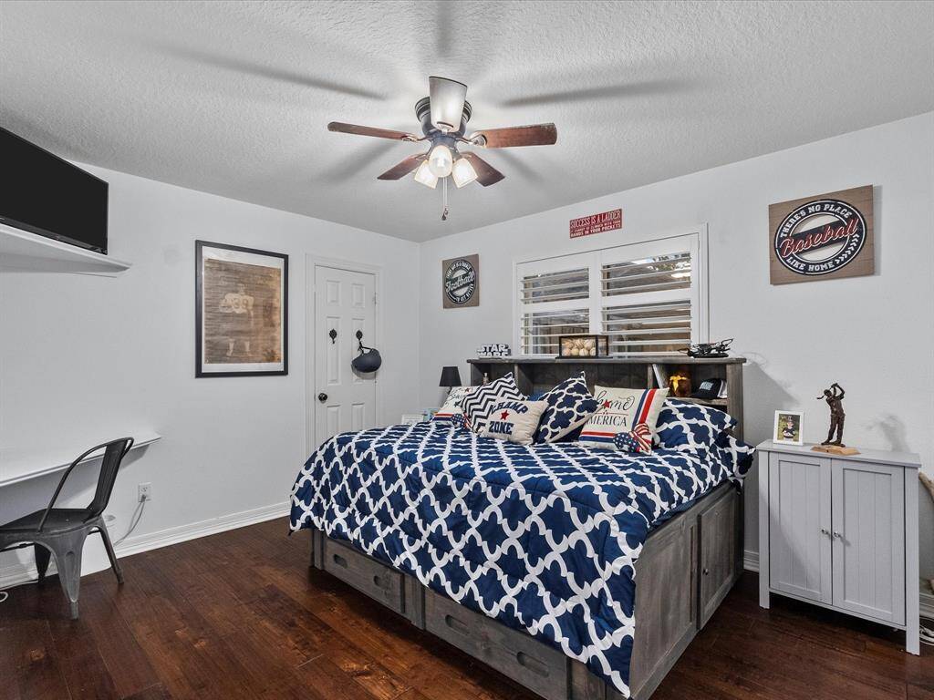 2ndary bedroom