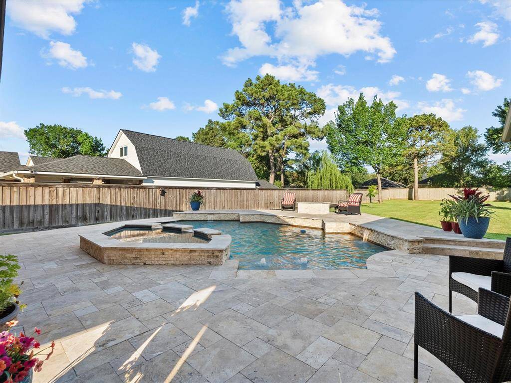 Custom  pool