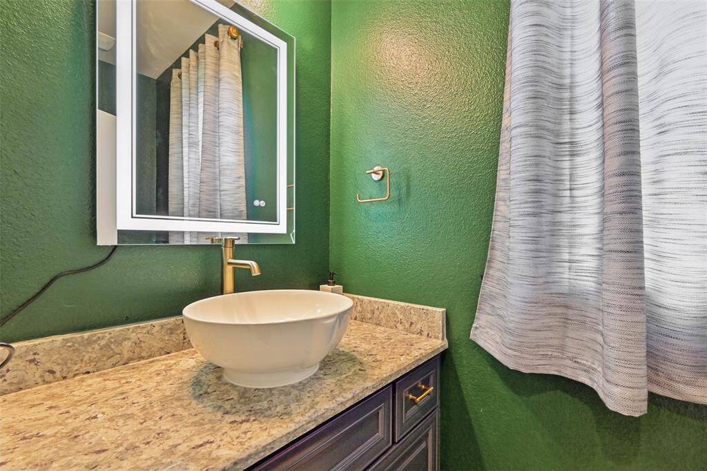 Downstairs half bath