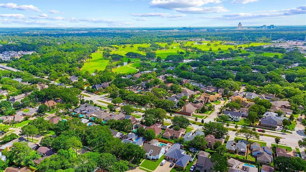 View of proximity to Lakeside Country Club.