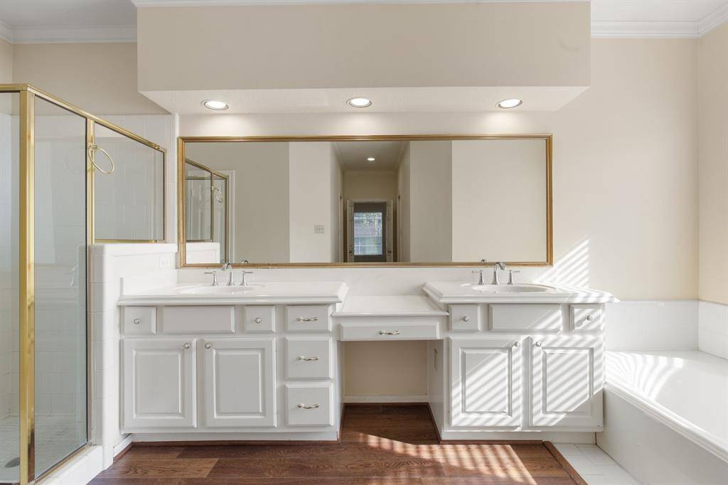 Separate Shower & Tub