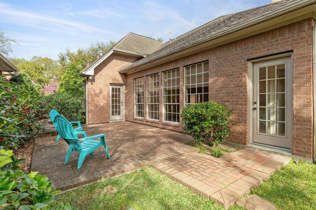 Fantastic Paved Patio!